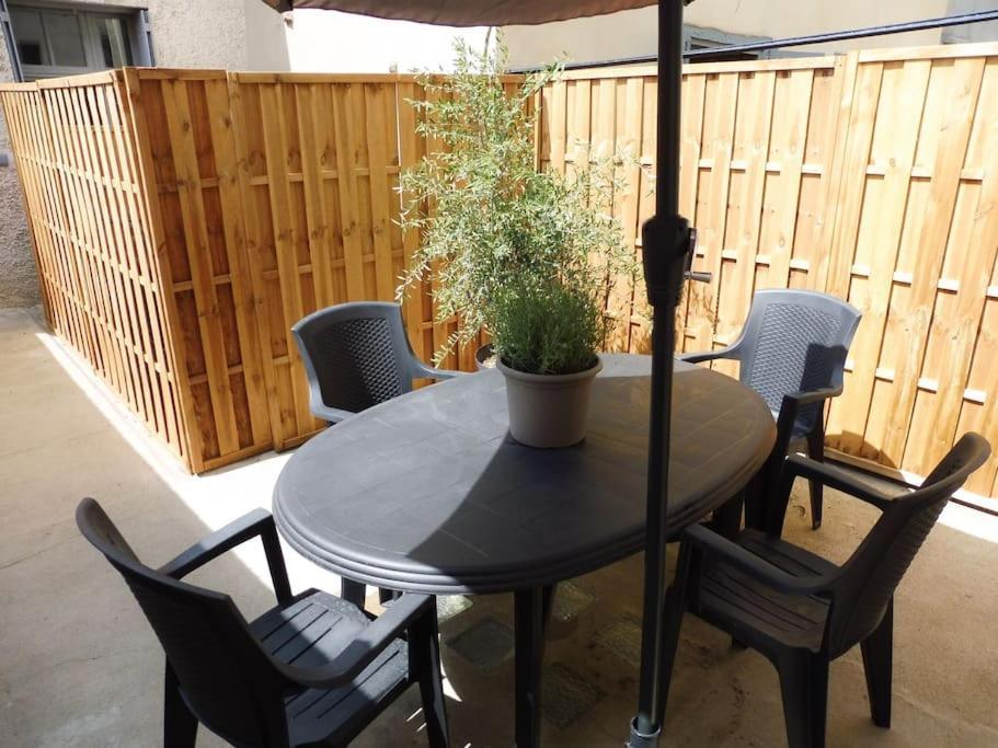 Appartement 4 Voyageurs Avec Terrasse - Wifi Carcassonne Bagian luar foto